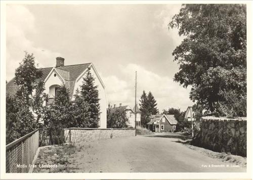 110. Utmed kyrkmuren ca 1960