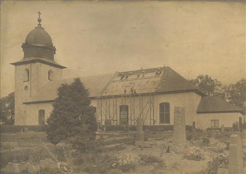 242. Örkeneds kyrka, Takläggning (J.T.)