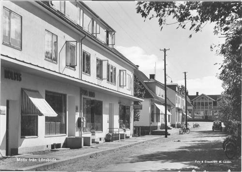 64. Karlsabygget med Holsts chark ca 1950